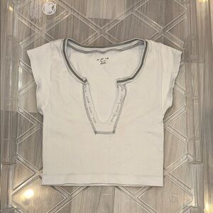 Ribbed Scoop-Neck Cropped Top with Contrast Trim - White